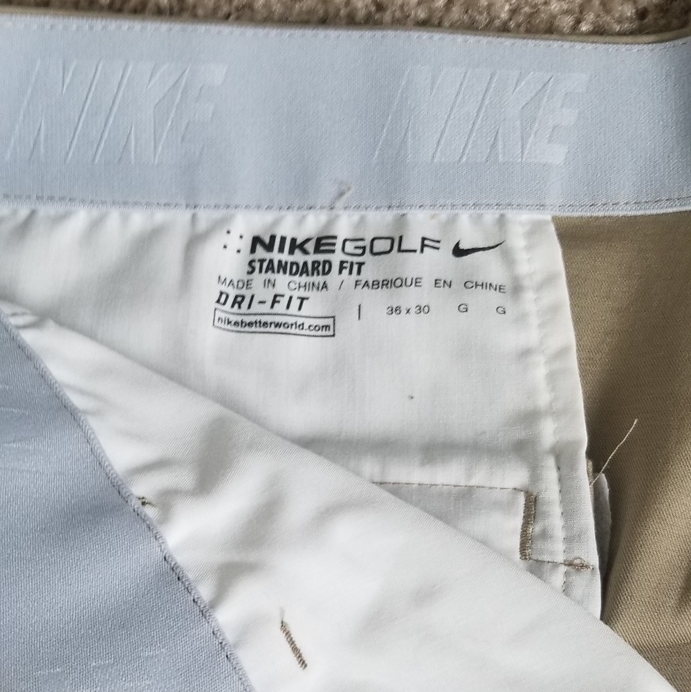 NIKE Golf pants Flat front KHAKI 36x30. Flex.